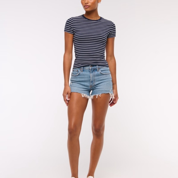 Abercrombie & Fitch High Rise Mom Short, Size 28 - Picture 1 of 4
